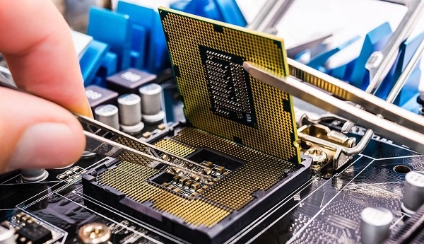 Dụng cụ cần thiết để nâng cấp CPU máy tính, giúp bạn thao tác an toàn và hiệu quả